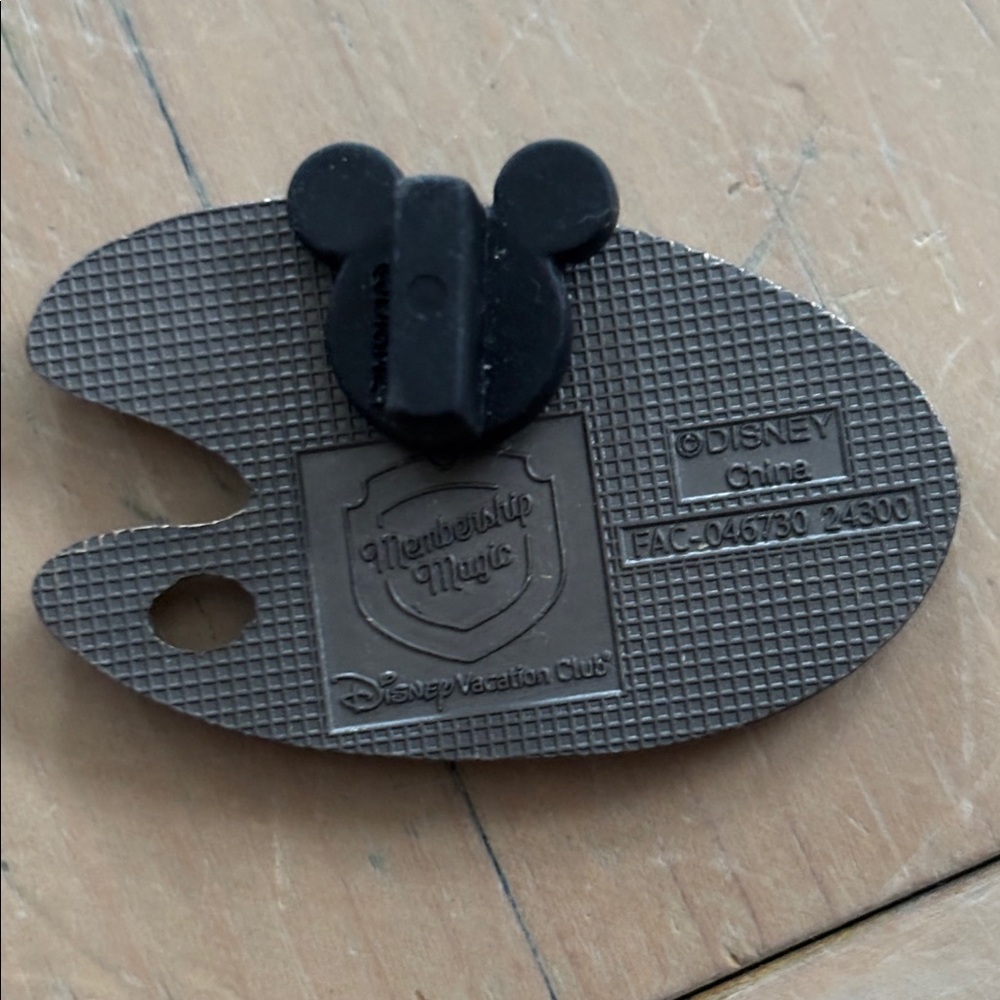 Disney Vacation Club Riviera Resort Pin - Picture 2 of 5